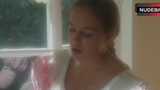 78. Elena Korikova Flashes Boobs – Lady Into Lassie