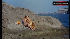 23. Margrit Evelyn Newton Topless Scene – Una Tenera Follia