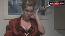 9. Kira Reed Shows Cleavage – Amy'S O