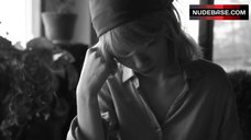 34. Amy Hood Shows Tits and Pussy – Promiscuities