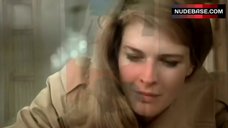 8. Candice Bergen Flashes Pokies – Starting Over