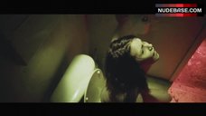 23. Elle Alexandra Spiders Crawl Out of Pussy – Silk