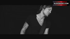 23. Jehane Paris Sex Scene – Keith Urban - Somewhere In My Car