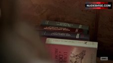 78. Alycia Debnam Carey Flashes Lingerie – Fear The Walking Dead