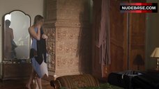 78. Aqueela Zoll Ass Scene – Wrong Turn 6