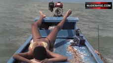 89. Dandara De Morais Bikini Scene – Ventos De Agosto