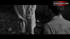 1. Iida Kuninga Bare Her Butt – Concrete Night