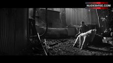 78. Iida Kuninga Bare Her Butt – Concrete Night