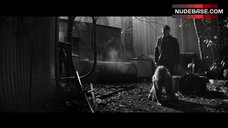 89. Iida Kuninga Bare Her Butt – Concrete Night