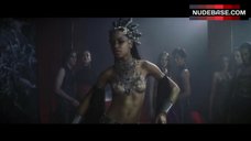 3. Aaliyah Sexy Scene – Queen Of The Damned