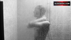 23. Yuliya Hlynina Nude in Shower – Weekend