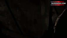 45. Sarah Wald Side Boob – Fields Of The Dead