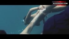 34. Paloma Bloyd Swimming in Undewater – Perdona Si Te Llamo Amor