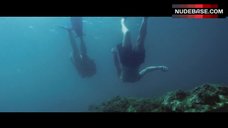 56. Paloma Bloyd Swimming in Undewater – Perdona Si Te Llamo Amor