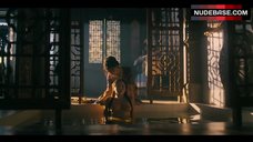 23. Esther Low Exposed Tits – Marco Polo