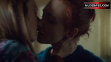23. Katherine Barrell in Lesbi Scene – Wynonna Earp