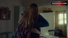 78. Katherine Barrell in Lesbi Scene – Wynonna Earp