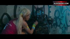 5. Yo-Landi Visser Sexy Scene – Chappie