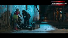 8. Yo-Landi Visser Sexy Scene – Chappie