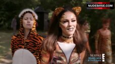 2. Alexandra Park Tiger Body Art – The Royals