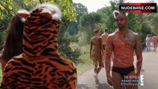 3. Alexandra Park Tiger Body Art – The Royals