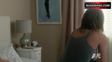 9. Hannah Levien Lesbian Scene – The Returned