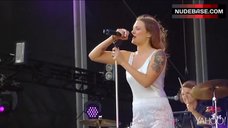 8. Tove Lo Shows One Tit – Tove Lo - Talking Body (Live At Rock In Rio, Las Vegas)