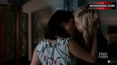 8. Niki Koss Lesbian Kiss – Famous In Love