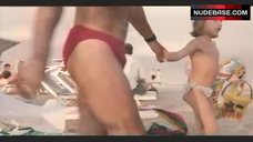 6. Jennifer Nitsch Bikini Scene – Frauen Lugen Nicht