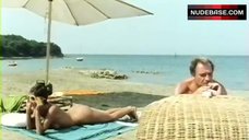 4. Barbara Bouchet Nude on Beach – L' Anatra All'Arancia