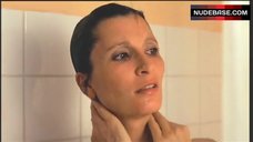 7. Susanne Uhlen Nude in Shower – Die Schokoladen-Schnuffler
