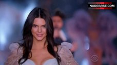 10. Kendall Jenner in Lingerie – The Victoria'S Secret Fashion Show 2015