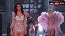 3. Kendall Jenner in Lingerie – The Victoria'S Secret Fashion Show 2015