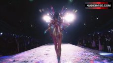 1. Sara Sampaio Lingerie Scene – The Victoria'S Secret Fashion Show 2015