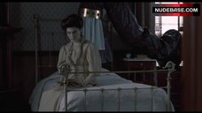 2. Lara Flynn Boyle Tits Scene – The Road To Wellville