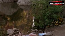 1. Lara Flynn Boyle Shows Butt – Threesome