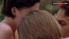 5. Lara Flynn Boyle Shows Butt – Threesome