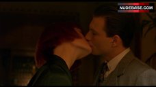 9. Lara Flynn Boyle Kissing – Mobsters