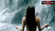 Poppy Drayton Nude in Waterfall – The Shannara Chronicles