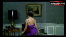 5. Lorraine Bracco Hot Scene – Duos Sur Canape