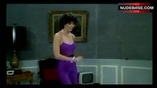 8. Lorraine Bracco Hot Scene – Duos Sur Canape