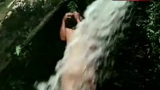 5. Sonia Braga Sex in Waterfall – Lady On The Bus
