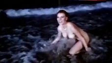 6. Angelica Chin Full Naked on Beach – 41 El Hombre Perfecto