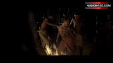5. Yootha Wong-Loi-Sing Tits Scene – Hoe Duur Was De Suiker