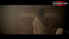 1. Yootha Wong-Loi-Sing Bare Boobs – Hoe Duur Was De Suiker