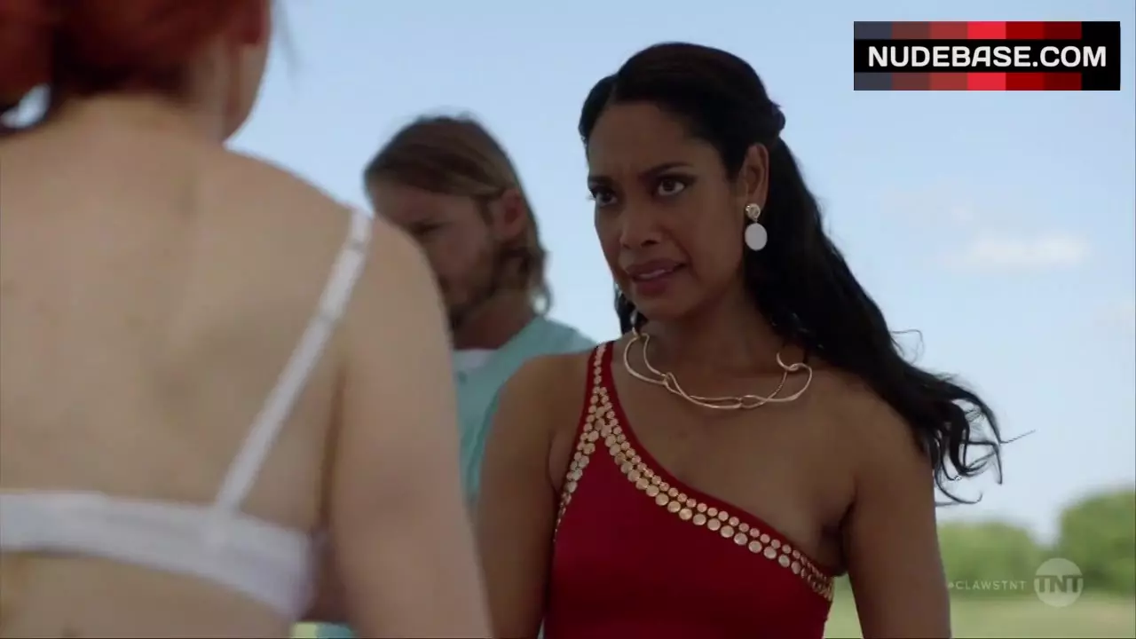 Gina Torres Intim Scene – Claws (3:10) | NudeBase.com