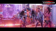 7. Gauhar Khan Hot Dance – Kya Kool Hain Hum 3
