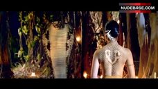 10. Apa Bhavilai Topless – Mae Bai