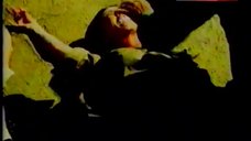 3. Barbara Leigh Pussy Scene – Mistress Of The Apes