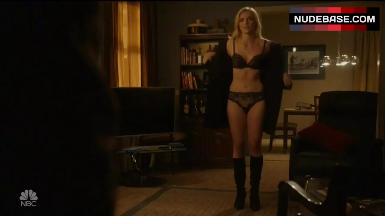 Kara Killmer Shows Sexy Lingerie – Chicago Fire (0:47) | NudeBase.com